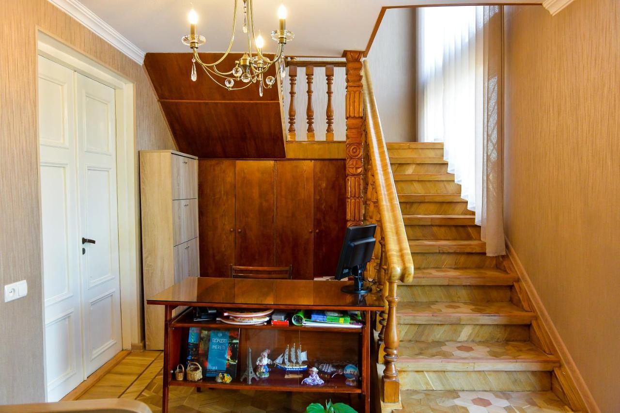 Gold Guest House Kutaisi Dış mekan fotoğraf