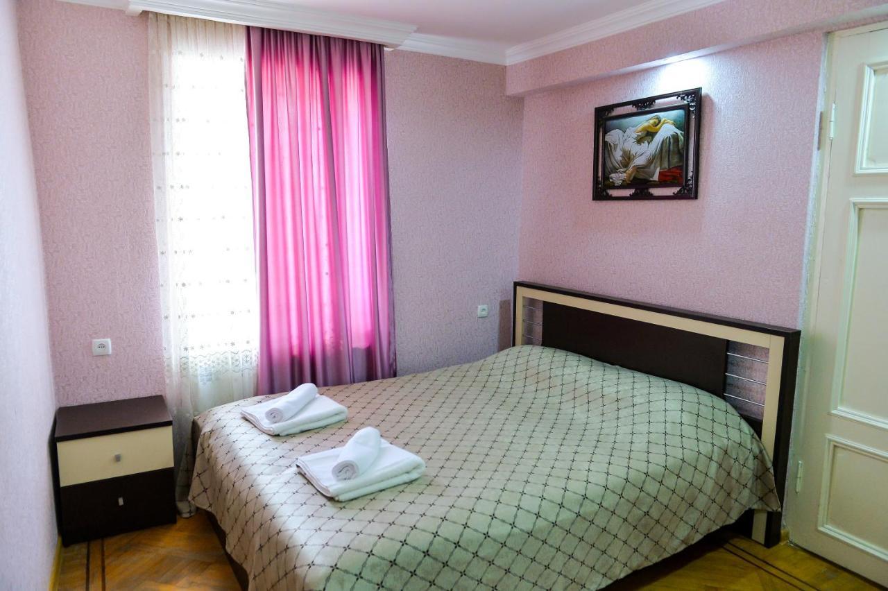 Gold Guest House Kutaisi Dış mekan fotoğraf