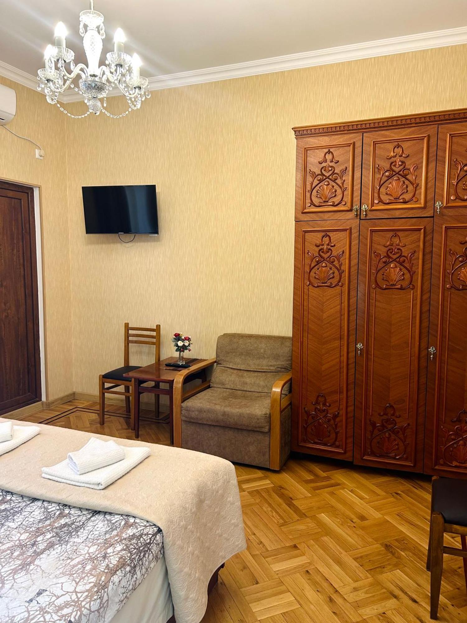 Gold Guest House Kutaisi Dış mekan fotoğraf